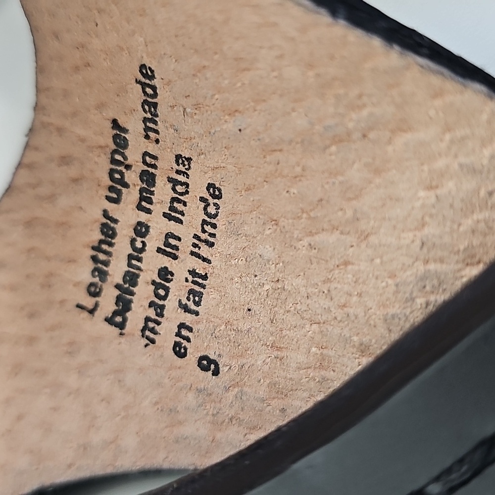 Seychelles Black Thong Sandals w Embossed Floral Design Prarie Southwest‎ - Picture 6 of 10